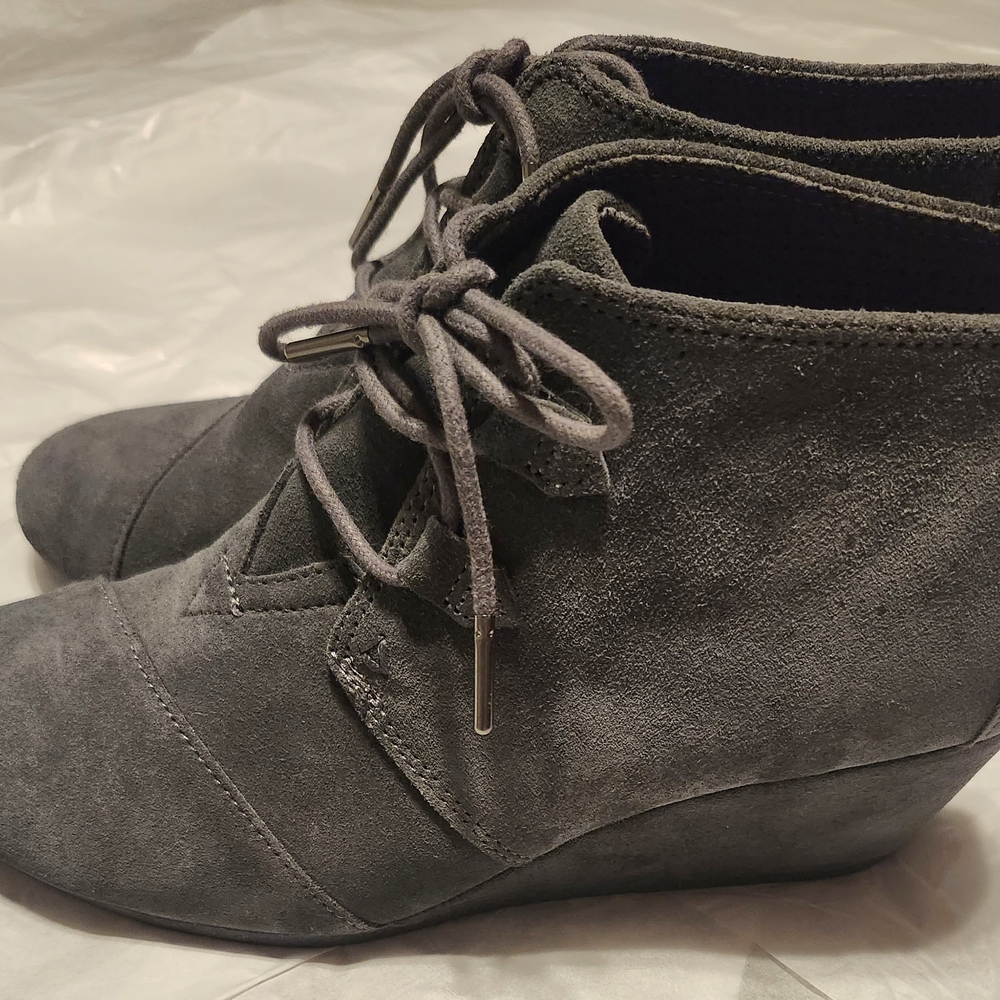 Toms Gray Suede Lace Up Boots